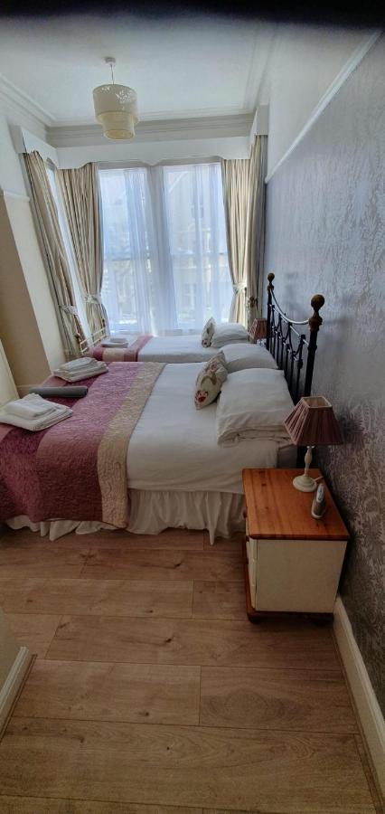 St Davids & Moorfield Hotels Chapel Street Llandudno Ngoại thất bức ảnh